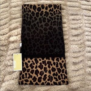 NWT Michael Kors Leopard Print Scarf One Size